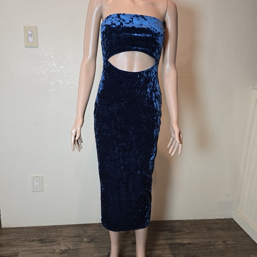 Lulus blue velvet midi dress with slits—ideal for a Friday night vibe. Medium - Picture 9 of 14